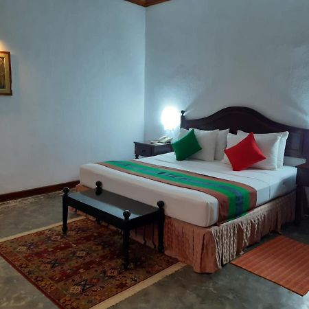 The Oasis Beach Resort Hambantota Exterior foto