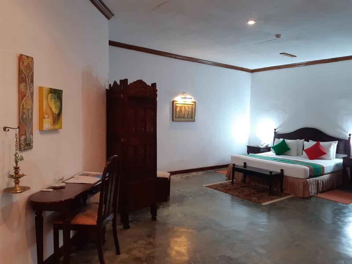 The Oasis Beach Resort Hambantota Exterior foto