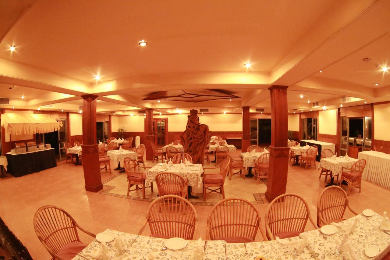 The Oasis Beach Resort Hambantota Exterior foto