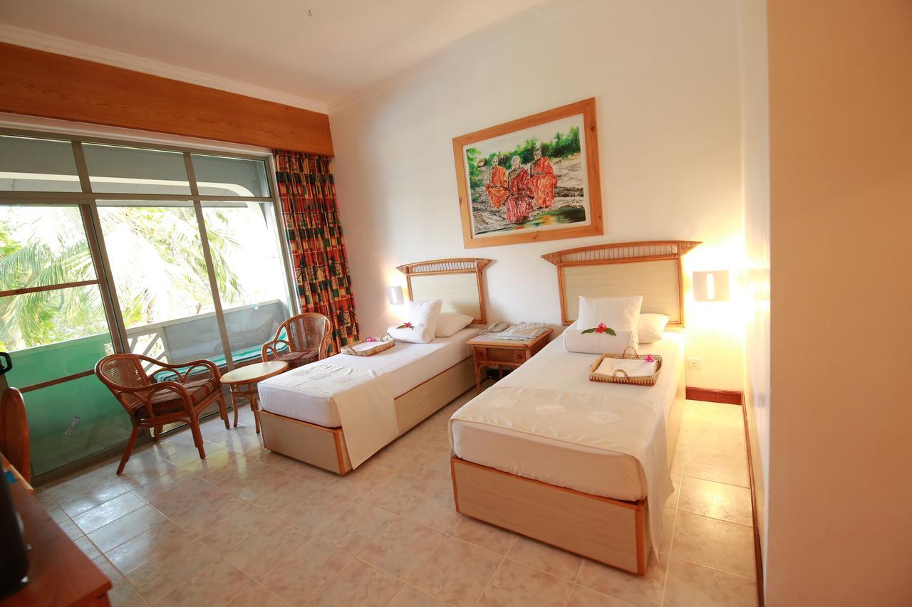 The Oasis Beach Resort Hambantota Exterior foto